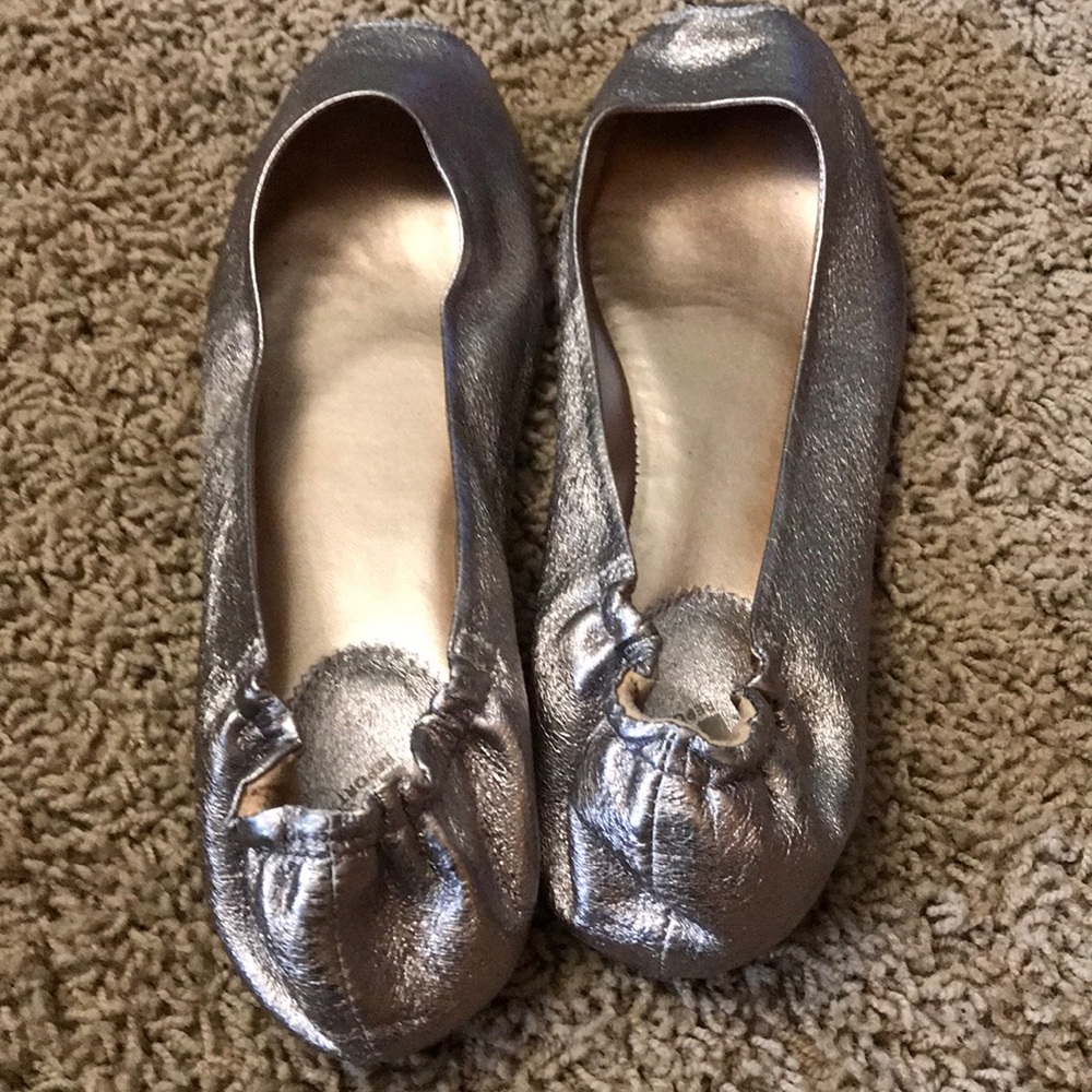 Silver metallic ballet flats